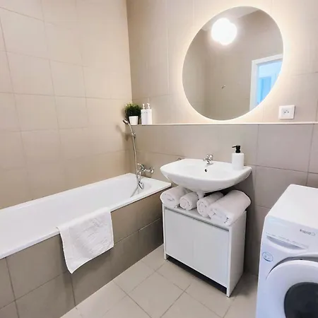 Cinnamon - Brand New - Presidential Garden - Air Conditioning - Free Parking * Bratislava