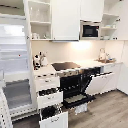 Cinnamon - Free Private Parking - Old Town - Air Conditioning Apartment