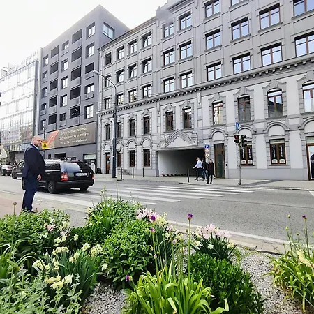 Cinnamon - Free Private Parking - Old Town - Air Conditioning Апартаменты