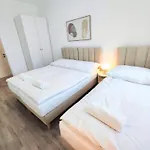 Appartement Cinnamon - Free Private Parking - Old Town - Air Conditioning Bratislava